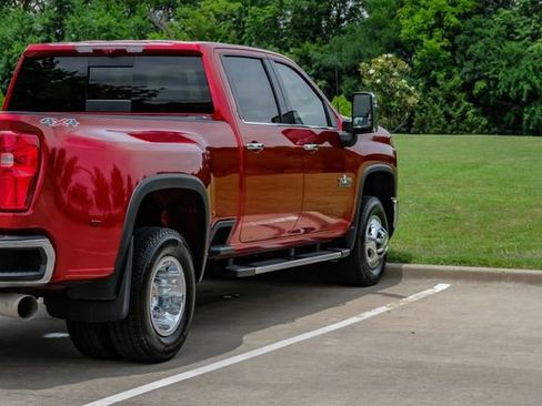 Used 2025 Chevrolet Silverado 3500 LTZ w/ LTZ Texas Edition AWD/4WD image 13