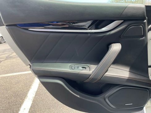 Used 2021 Maserati Ghibli S RWD image 25