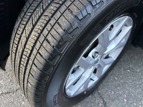 Used 2022 Jeep Grand Cherokee Limited image 7