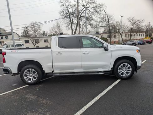 Used 2023 Chevrolet Silverado 1500 LTZ AWD/4WD image 4