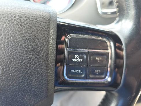 Used 2017 Dodge Grand Caravan SXT FWD image 18