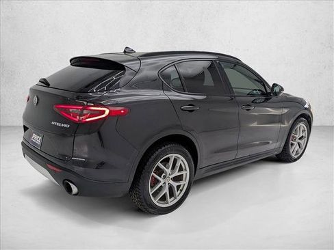 Used 2018 Alfa Romeo Stelvio Ti Sport AWD/4WD image 5