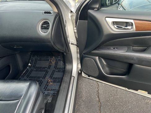 Used 2018 Nissan Pathfinder Platinum AWD/4WD image 33