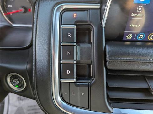 Used 2021 Chevrolet Suburban LT image 12