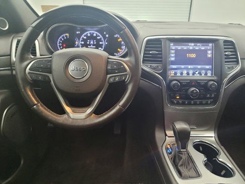 Used 2018 Jeep Grand Cherokee Overland AWD/4WD image 22