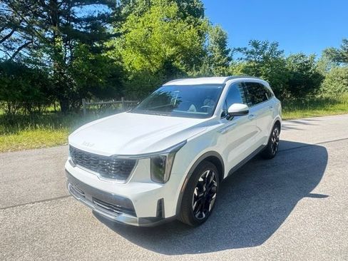 Used 2024 Kia Sorento EX FWD image 1