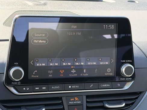 Used 2025 Nissan Altima 2.5 SR image 9