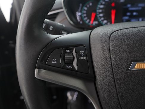 Used 2020 Chevrolet Trax LT w/ LT Convenience Package image 25