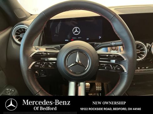 Used 2026 Mercedes-Benz GLB 250 4MATIC image 23