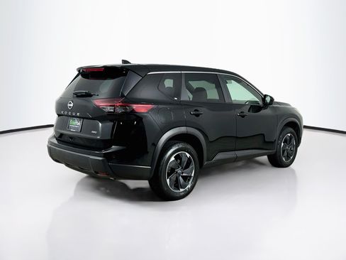 Used 2025 Nissan Rogue SV AWD/4WD image 9