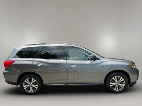 Used 2019 Nissan Pathfinder SV AWD/4WD image 3