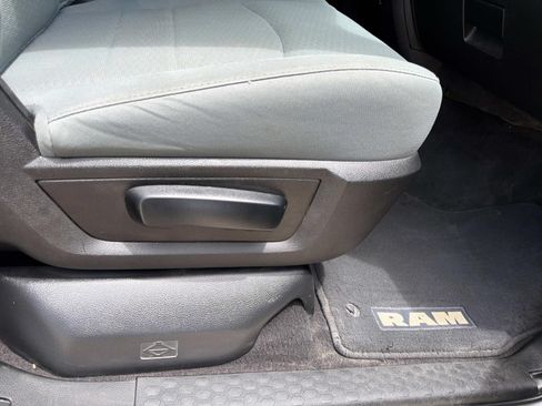 Used 2020 RAM 1500 Tradesman w/ Chrome Plus Package RWD image 15