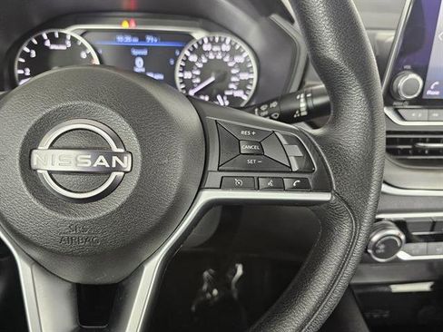 Used 2024 Nissan Altima 2.5 SV image 29