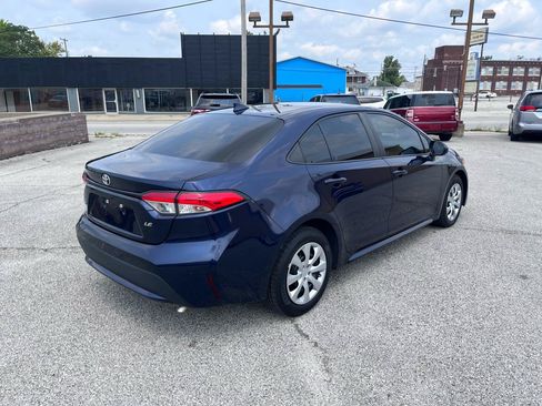 Used 2022 Toyota Corolla LE FWD image 3