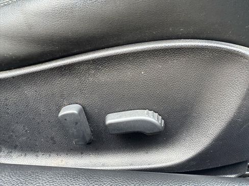 Used 2012 INFINITI G37 x w/ Premium Pkg image 30