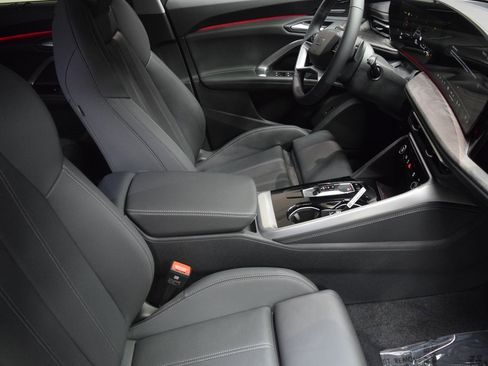 New 2025 Audi Q5 Prestige image 7