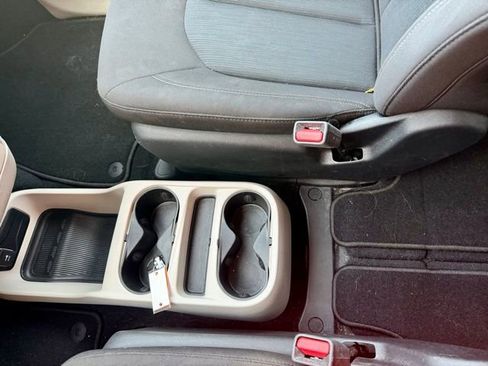 Used 2023 Chrysler Voyager LX FWD image 41