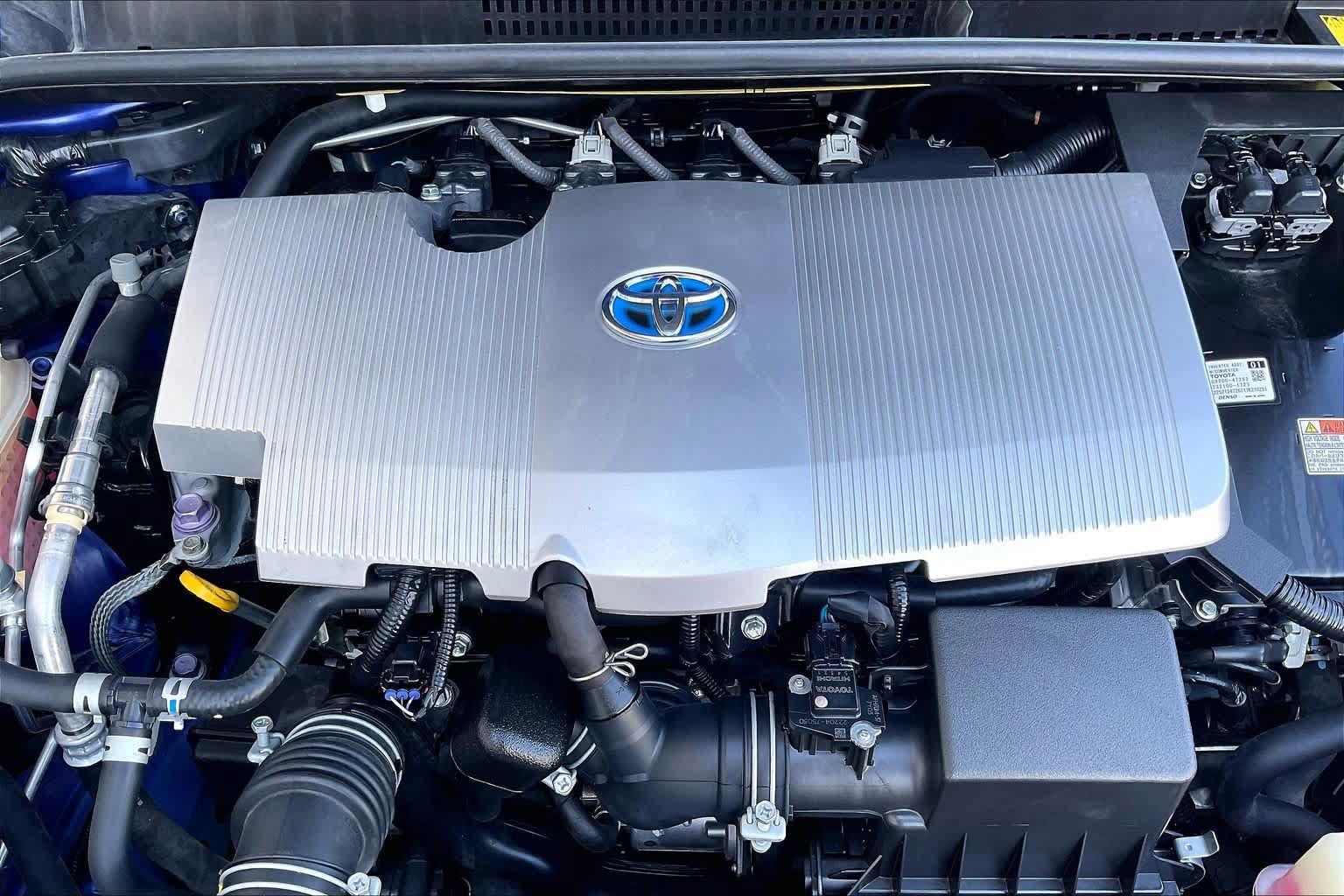 Used 2018 Toyota Prius Three FWD image 33