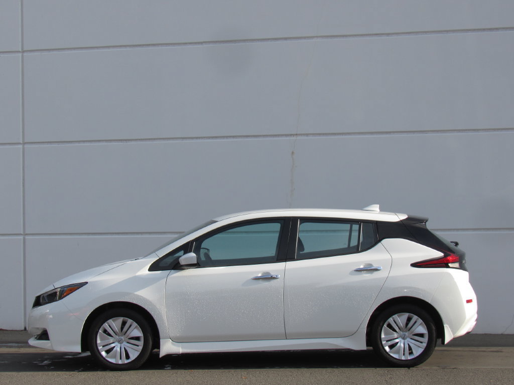 Used 2025 Nissan Leaf S FWD image 4