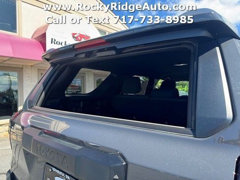 Used 2025 Toyota 4Runner SR5 AWD/4WD image 10