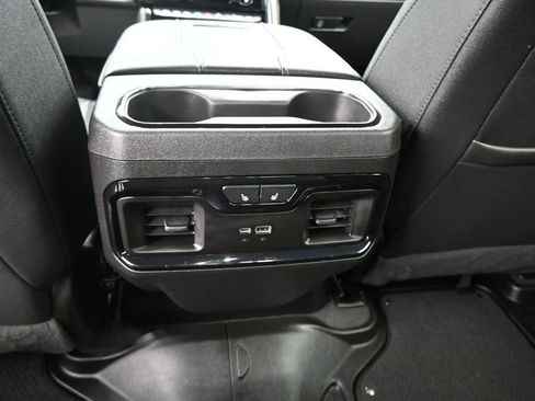 Used 2024 GMC Sierra 2500 AT4 w/ Technology Package AWD/4WD image 16