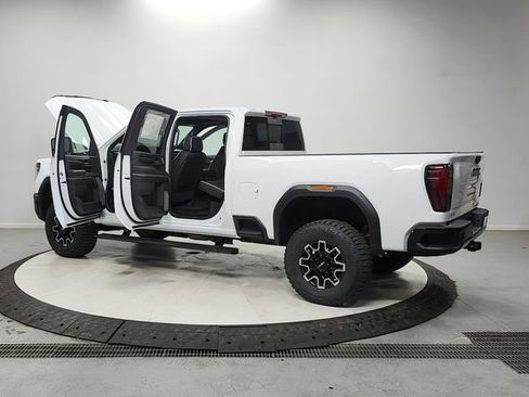 New 2026 GMC Sierra 2500 AT4X AWD/4WD image 13