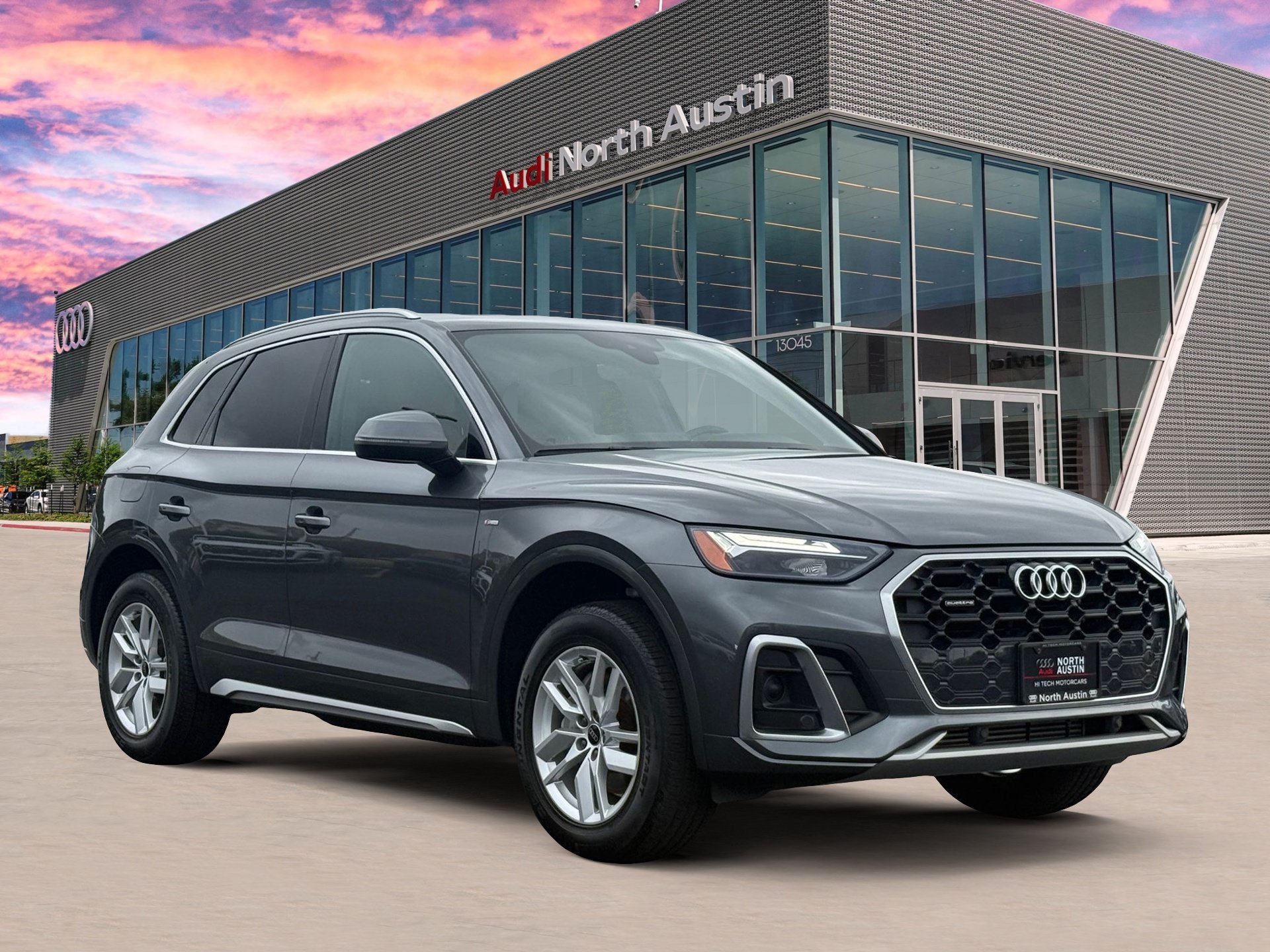 Used 2023 Audi Q5 2.0T Premium w/ Convenience Package AWD/4WD image 3