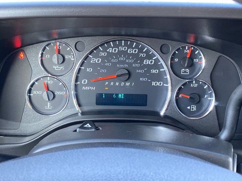 Used 2024 GMC Savana 2500 Work Van w/ Driver Convenience Package image 14