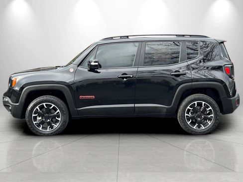 Used 2023 Jeep Renegade Trailhawk w/ Trailhawk Elite Group image 5