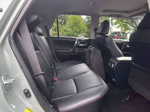 Used 2023 Toyota 4Runner TRD Off-Road Premium w/ Off Road Premium Plus Package AWD/4WD image 18