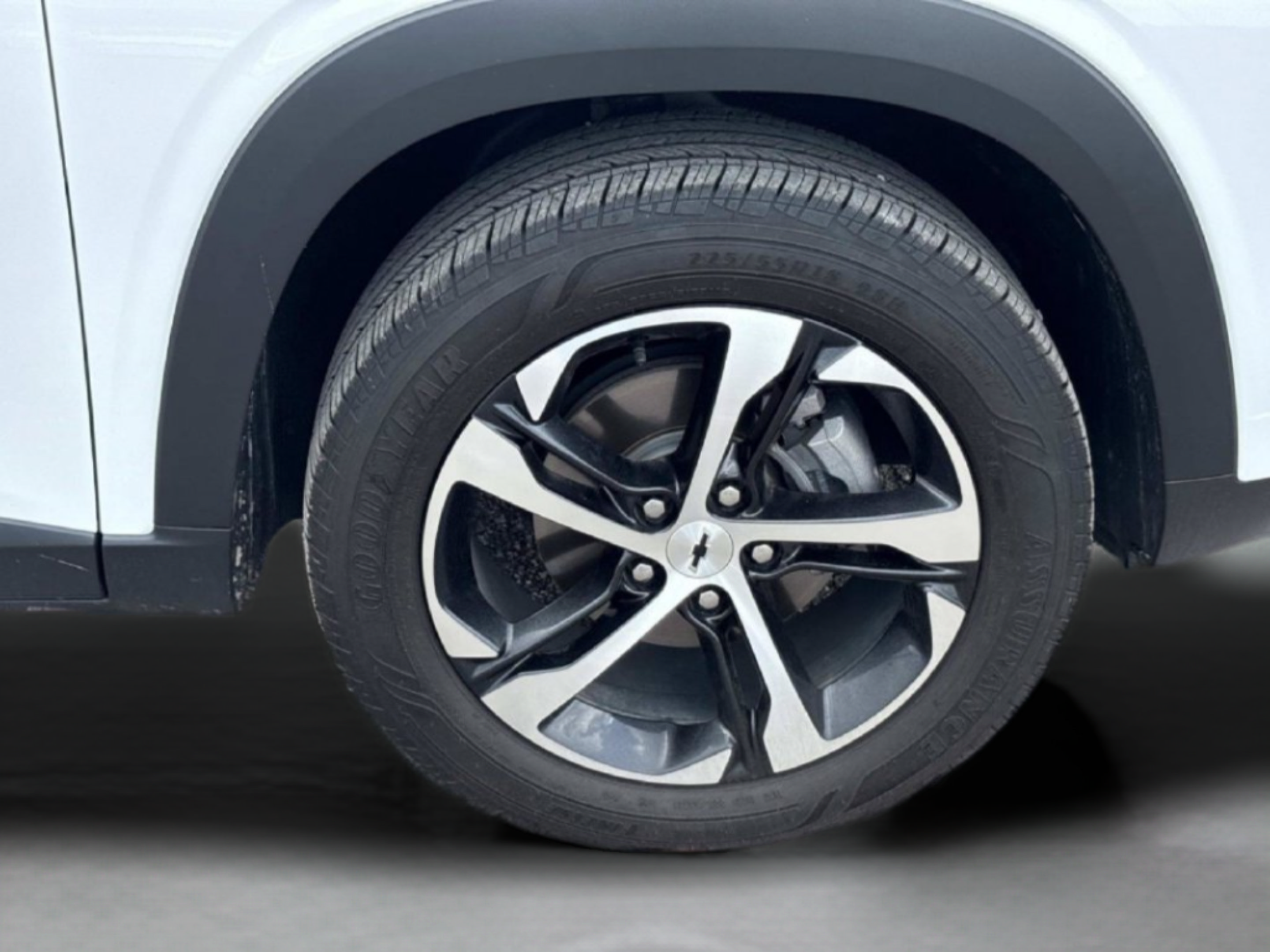 Used 2025 Chevrolet Trax RS FWD image 35