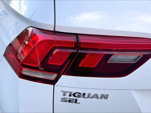 Used 2019 Volkswagen Tiguan SEL Premium w/ 3rd Row Seat Package image 30