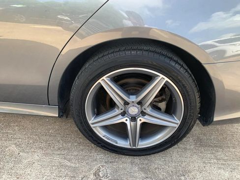 Used 2017 Mercedes-Benz E 300 4MATIC image 23