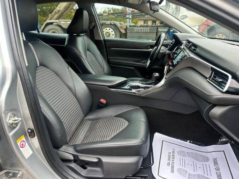 Used 2018 Toyota Camry SE FWD image 9