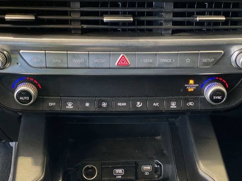 Used 2022 Kia Telluride LX AWD/4WD image 19