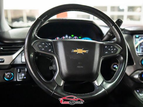 Used 2019 Chevrolet Suburban Premier w/ Premier Plus Edition image 25