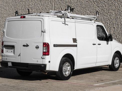 Used 2018 Nissan NV 2500 SV w/ Navigation Package image 11