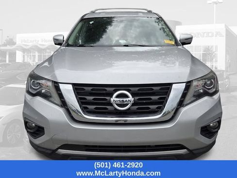 Used 2019 Nissan Pathfinder SL FWD image 2