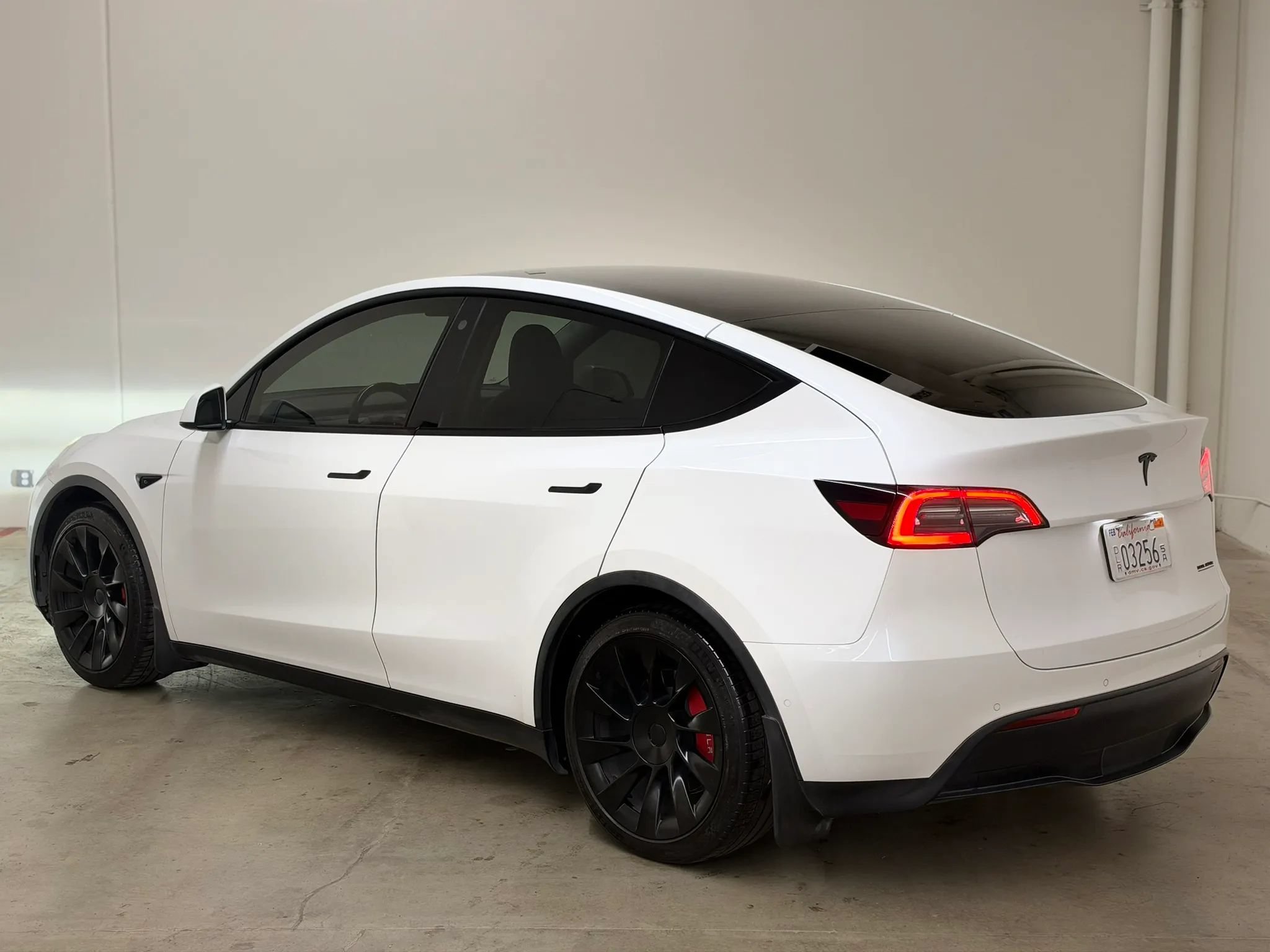 Used 2021 Tesla Model Y Long Range AWD/4WD image 5