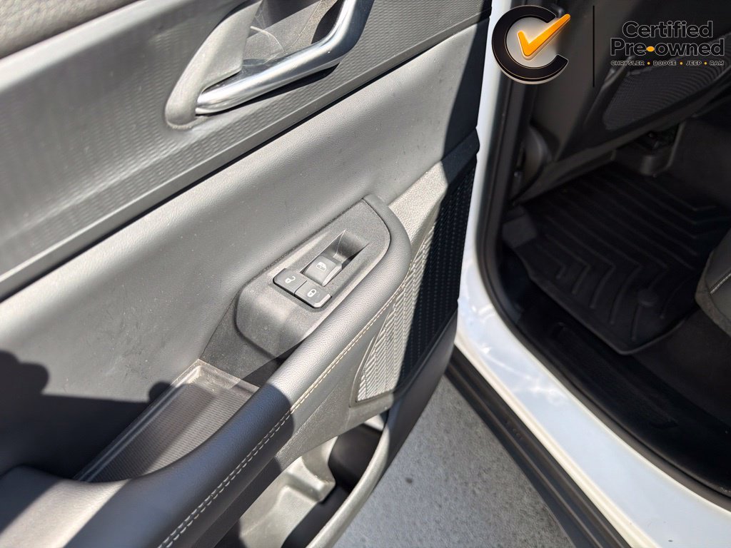 Certified 2024 Jeep Grand Cherokee Laredo X AWD/4WD image 36