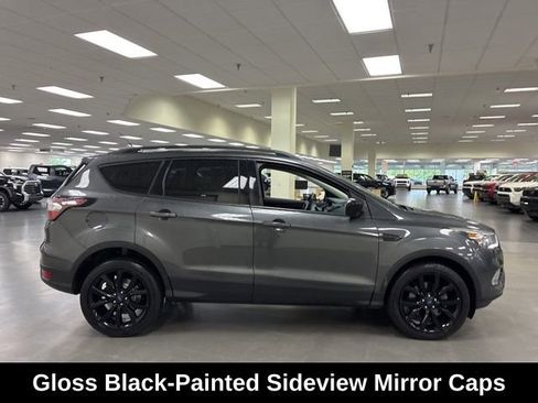 Used 2017 Ford Escape SE w/ SE Sport Appearance Package AWD/4WD image 8