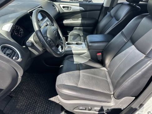 Used 2019 Nissan Pathfinder SL FWD image 20