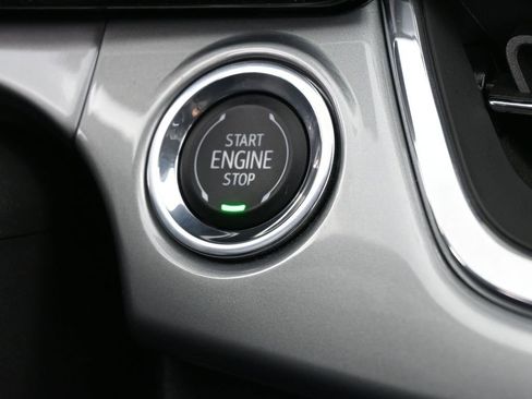 Used 2025 Chevrolet Trax LT w/ LT Convenience Package image 28