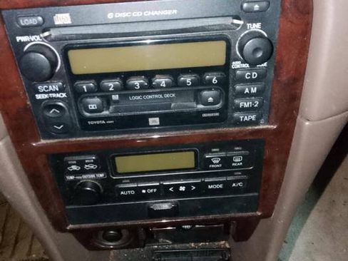 Used 2000 Toyota Camry LE FWD image 37