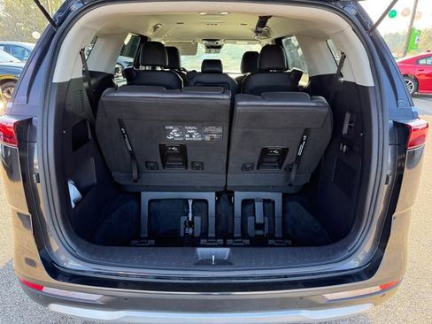 Used 2024 Kia Carnival LX image 30