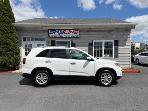 Used 2015 Kia Sorento LX AWD/4WD image 1