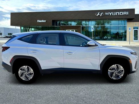 New 2026 Hyundai Tucson Blue SE w/ Tow & Go Package AWD/4WD image 9