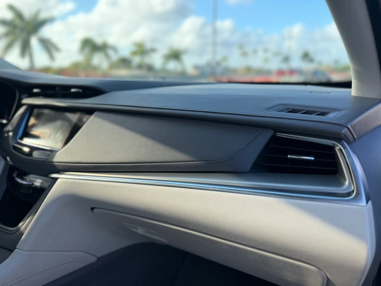 Used 2017 Cadillac XT5 Luxury w/ Driver Awareness Package FWD image 43