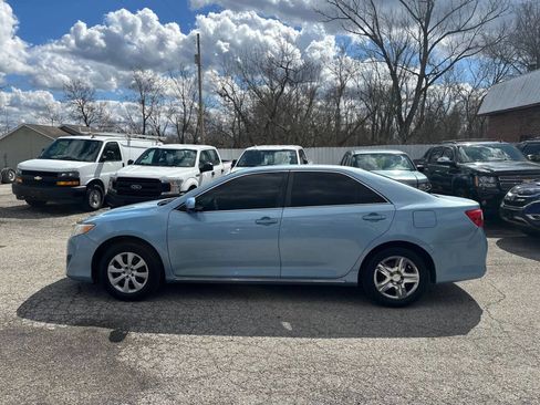 Used 2013 Toyota Camry LE image 5