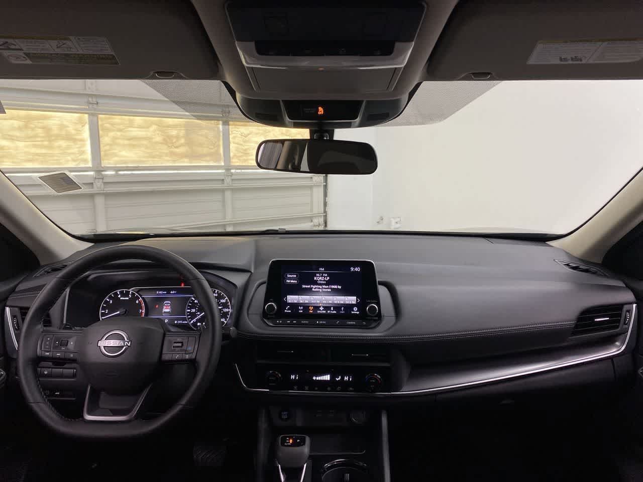 Used 2025 Nissan Rogue SV AWD/4WD image 12